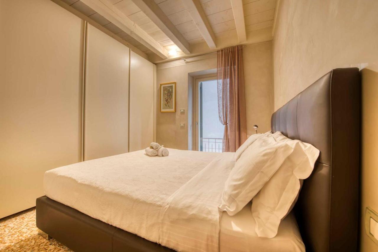 Apartmentsarena - Suite Mercatorum - Piazza Erbe Verona Eksteriør billede