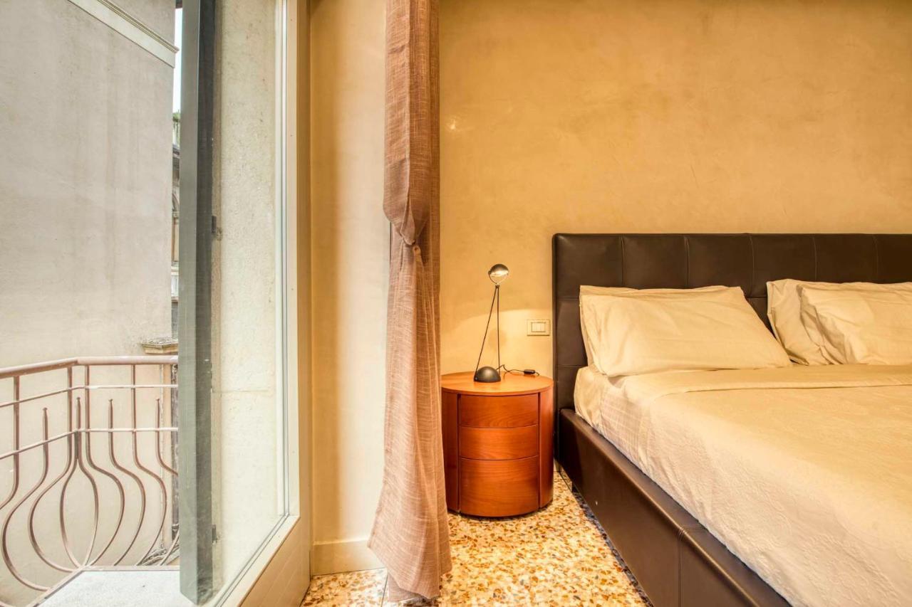 Apartmentsarena - Suite Mercatorum - Piazza Erbe Verona Eksteriør billede