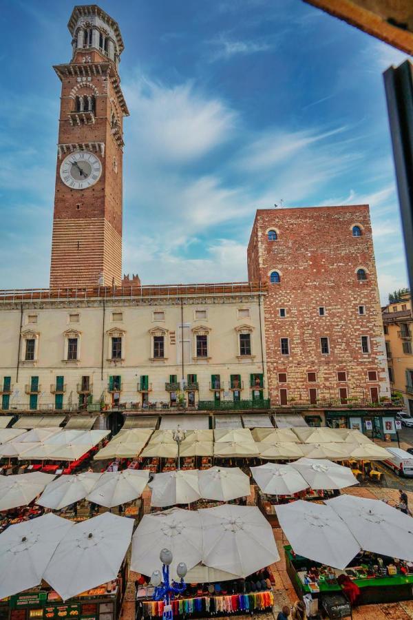 Apartmentsarena - Suite Mercatorum - Piazza Erbe Verona Eksteriør billede