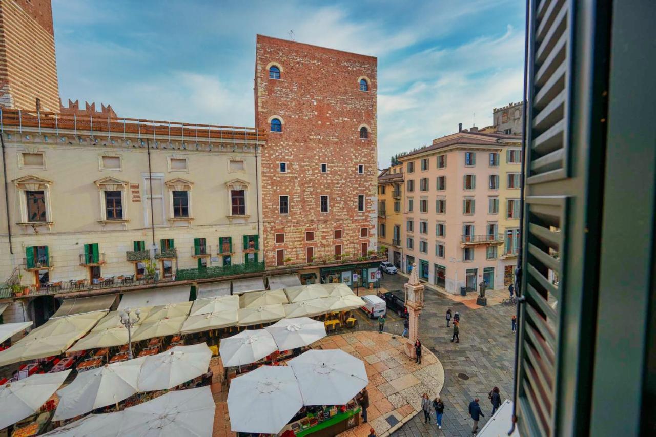 Apartmentsarena - Suite Mercatorum - Piazza Erbe Verona Eksteriør billede