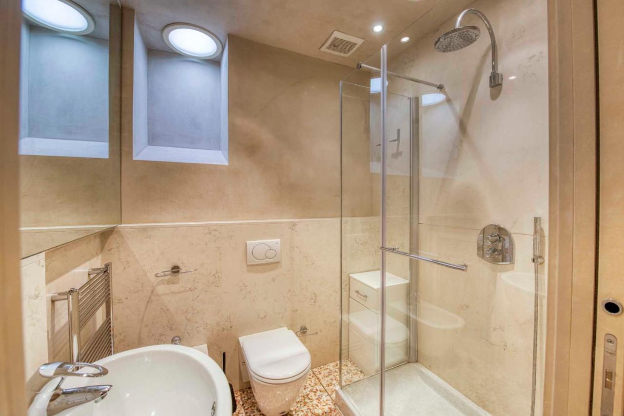 Apartmentsarena - Suite Mercatorum - Piazza Erbe Verona Eksteriør billede