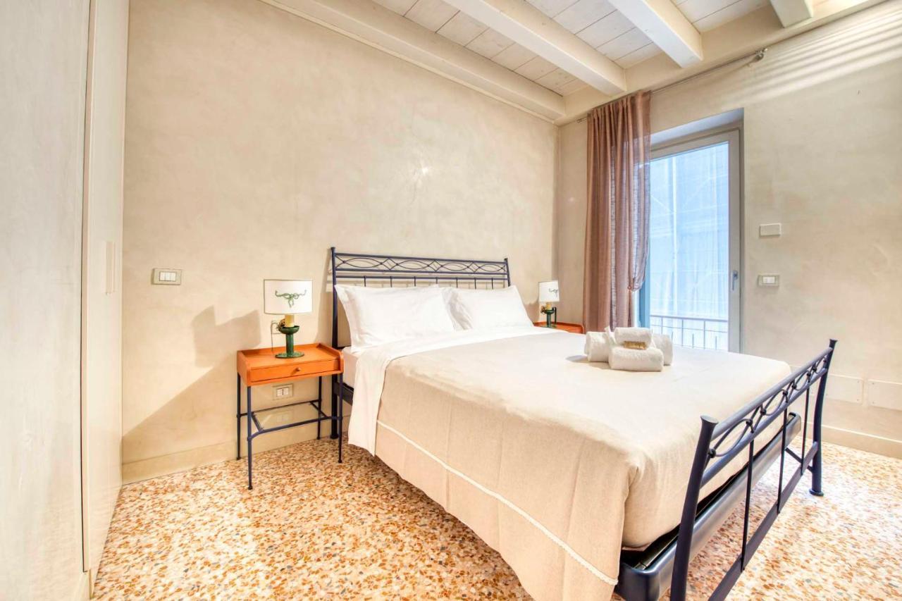 Apartmentsarena - Suite Mercatorum - Piazza Erbe Verona Eksteriør billede