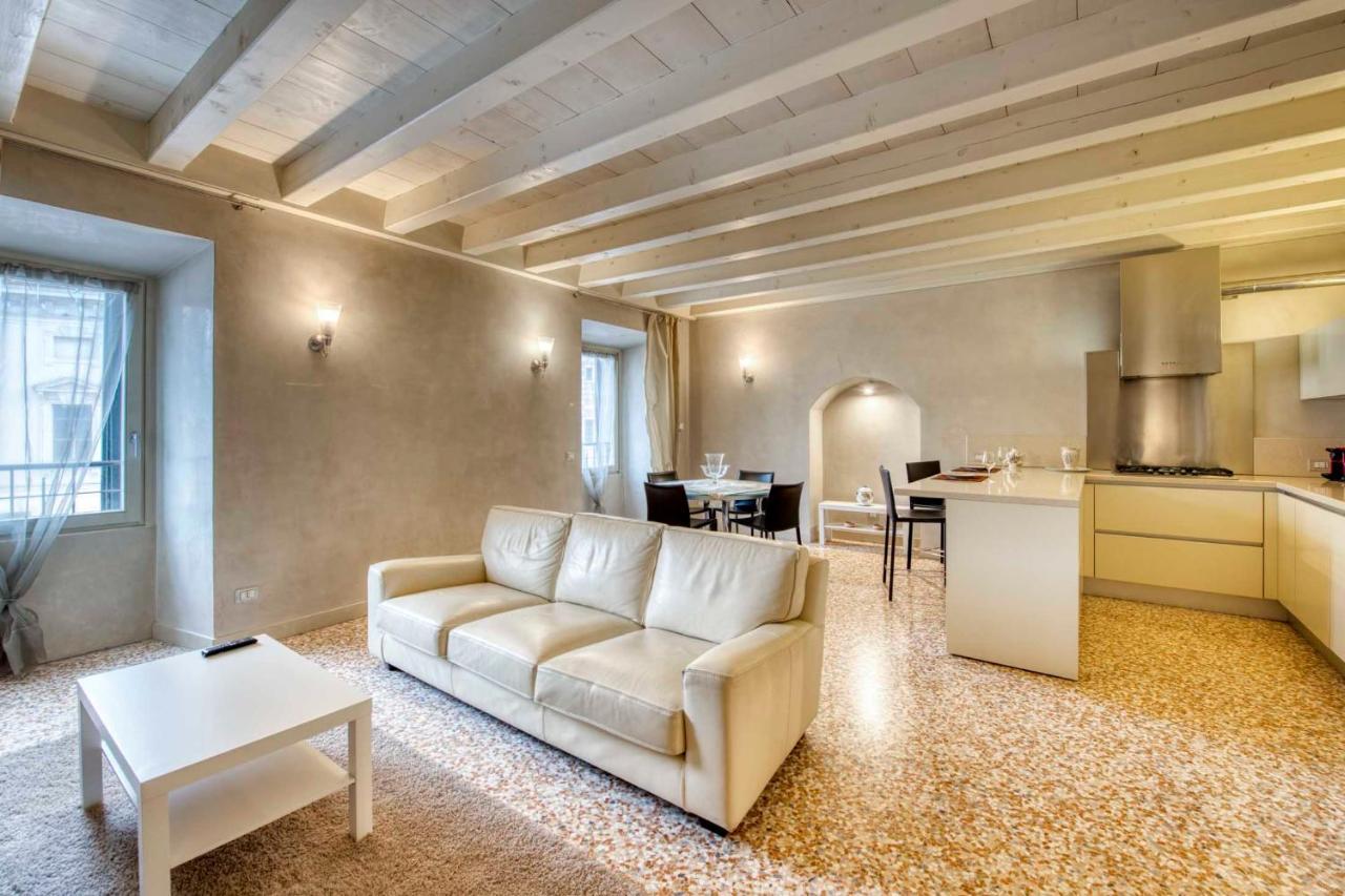 Apartmentsarena - Suite Mercatorum - Piazza Erbe Verona Eksteriør billede