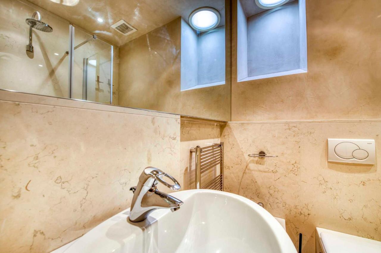 Apartmentsarena - Suite Mercatorum - Piazza Erbe Verona Eksteriør billede