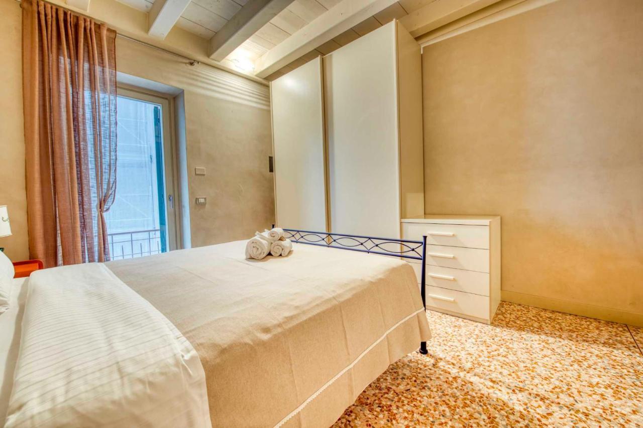 Apartmentsarena - Suite Mercatorum - Piazza Erbe Verona Eksteriør billede